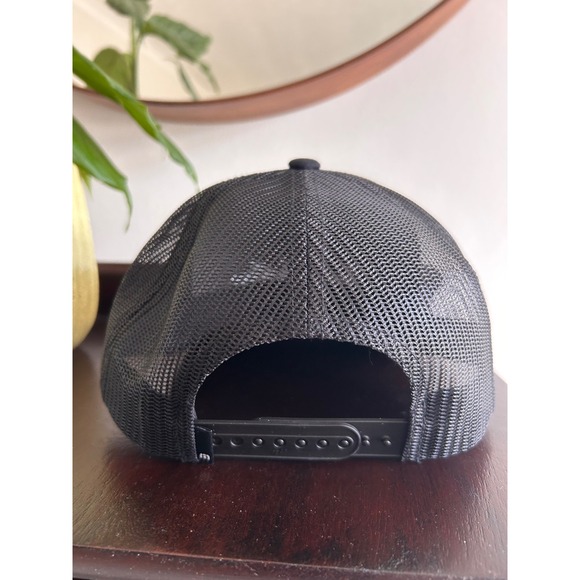 TravisMathew Los Angeles Mens Trucker Hat Black Mesh Snapback Golf Cap - Picture 4 of 5